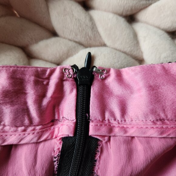 Milly of NY Pink Pencil Skirt with Black Openwork Lace - EUC - Sz 4 - Picture 14 of 16